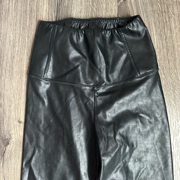 Aritzia Wilfred Free Vegan Leather Leggings - Picture 3 of 4